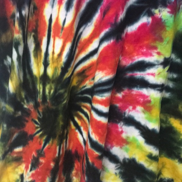 Tie Dye Shirt 💜❤️🧡💛💙💚🖤 - Picture 4 of 5
